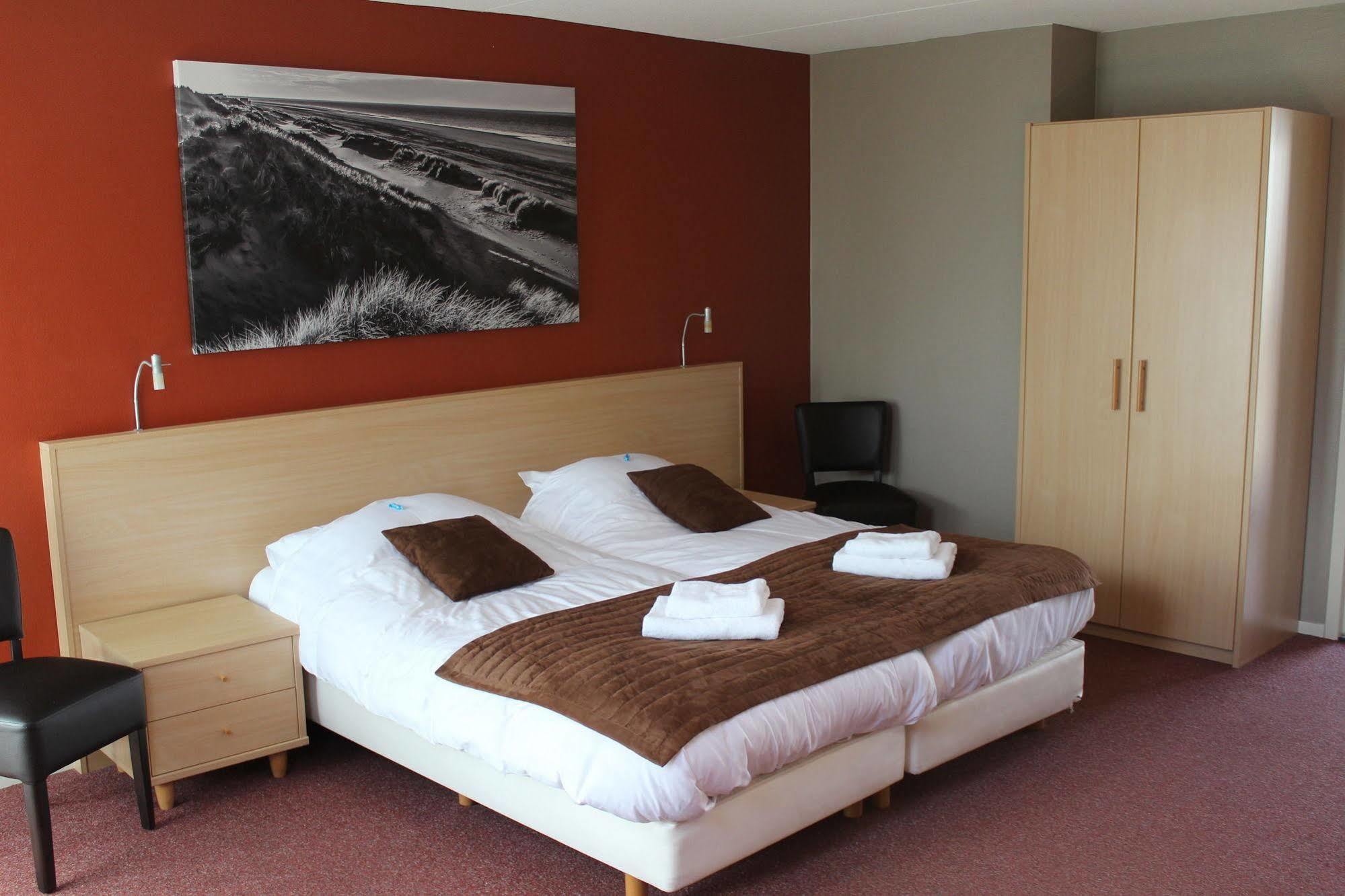 Hotel Restaurant 'T Klokje Renesse Zewnętrze zdjęcie