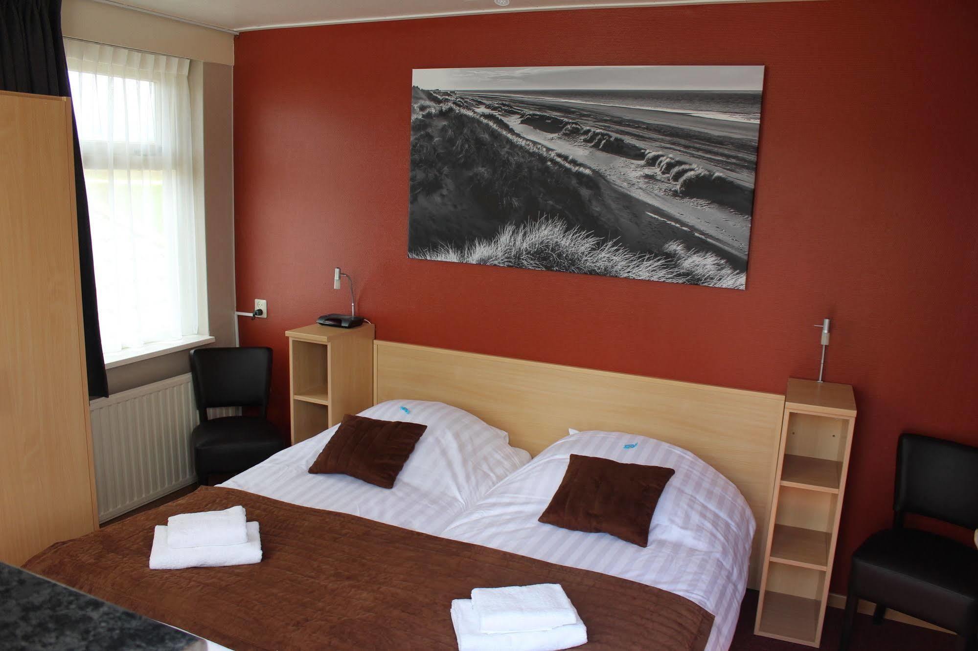Hotel Restaurant 'T Klokje Renesse Zewnętrze zdjęcie