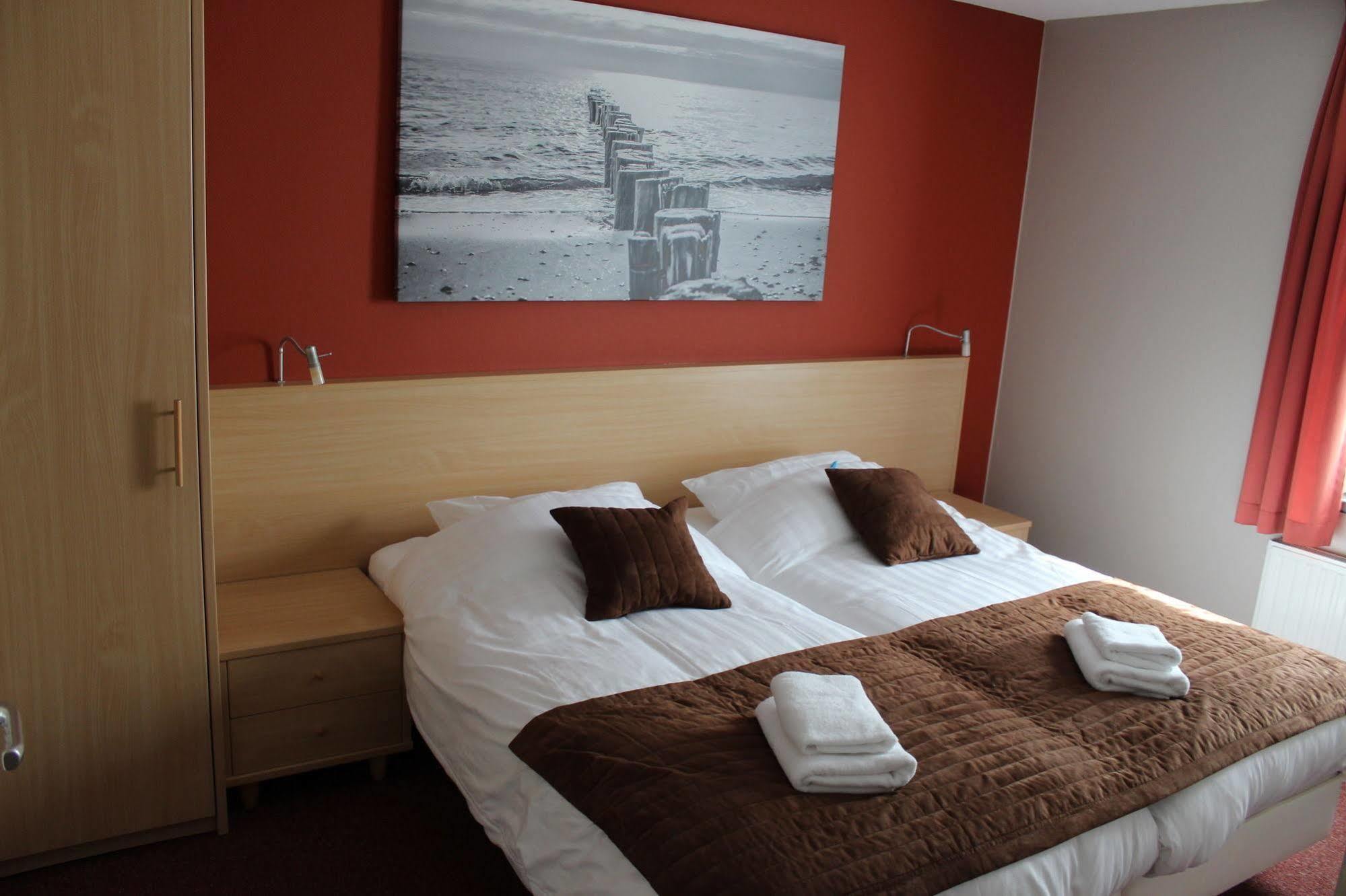 Hotel Restaurant 'T Klokje Renesse Zewnętrze zdjęcie